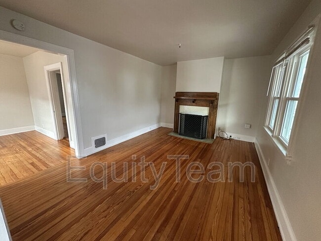 Building Photo - 3905 Isabella Ave