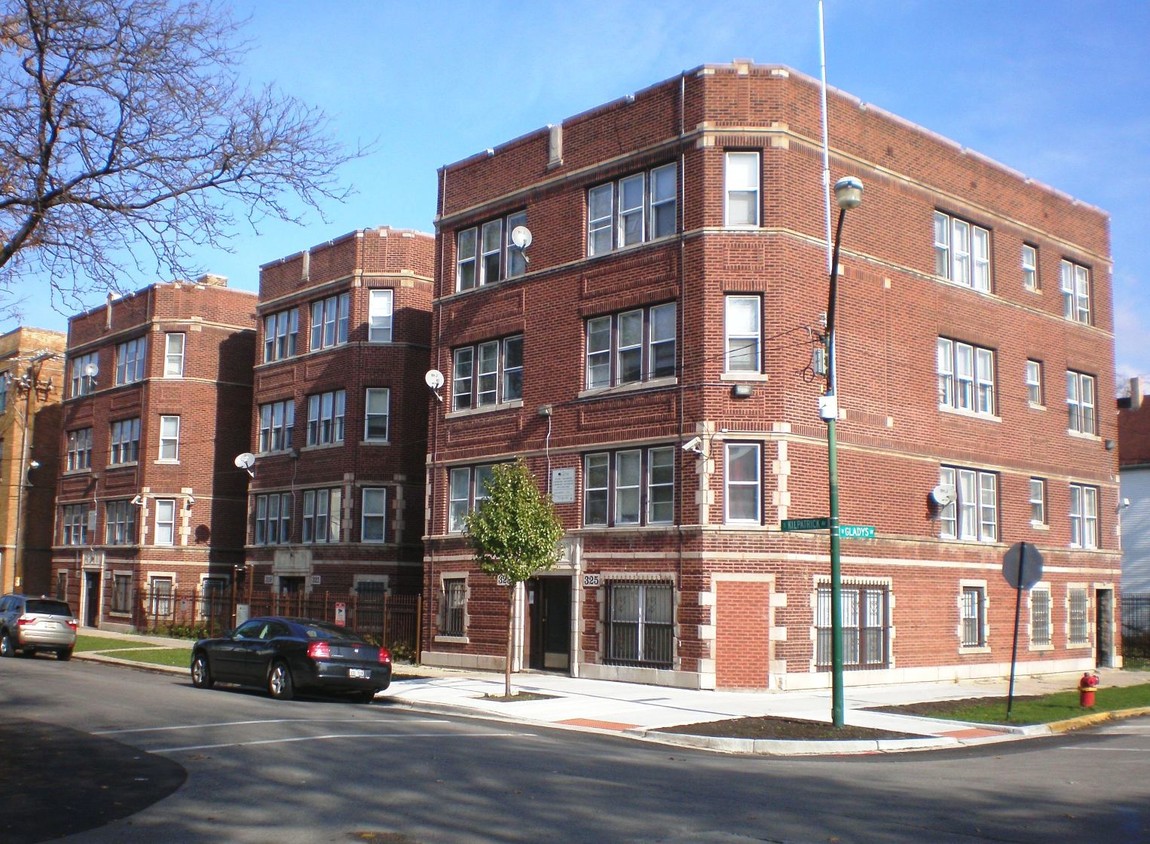 Primary Photo - 21 Units /// Austin