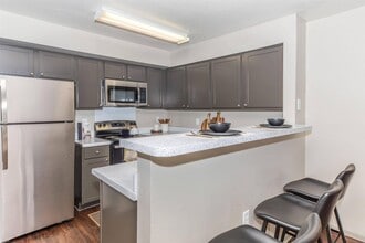 Building Photo - 1088 Park Plaza Dr