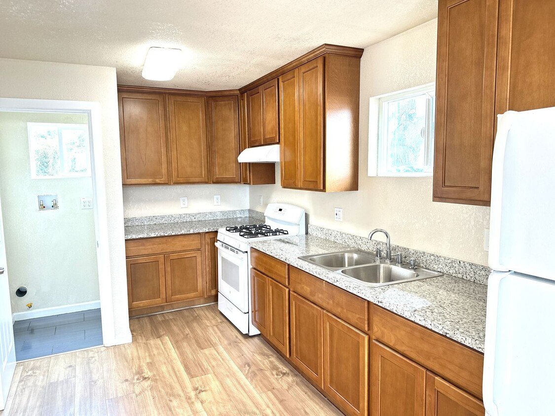 Primary Photo - Charming, Humble Yet Inviting 2 Beds 1 Bat...