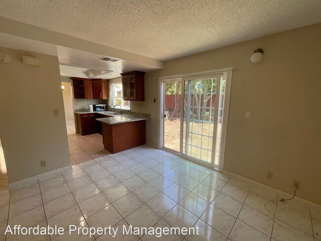 Foto del edificio - 4 br, 2.5 bath House - 4340 Jessica Circle