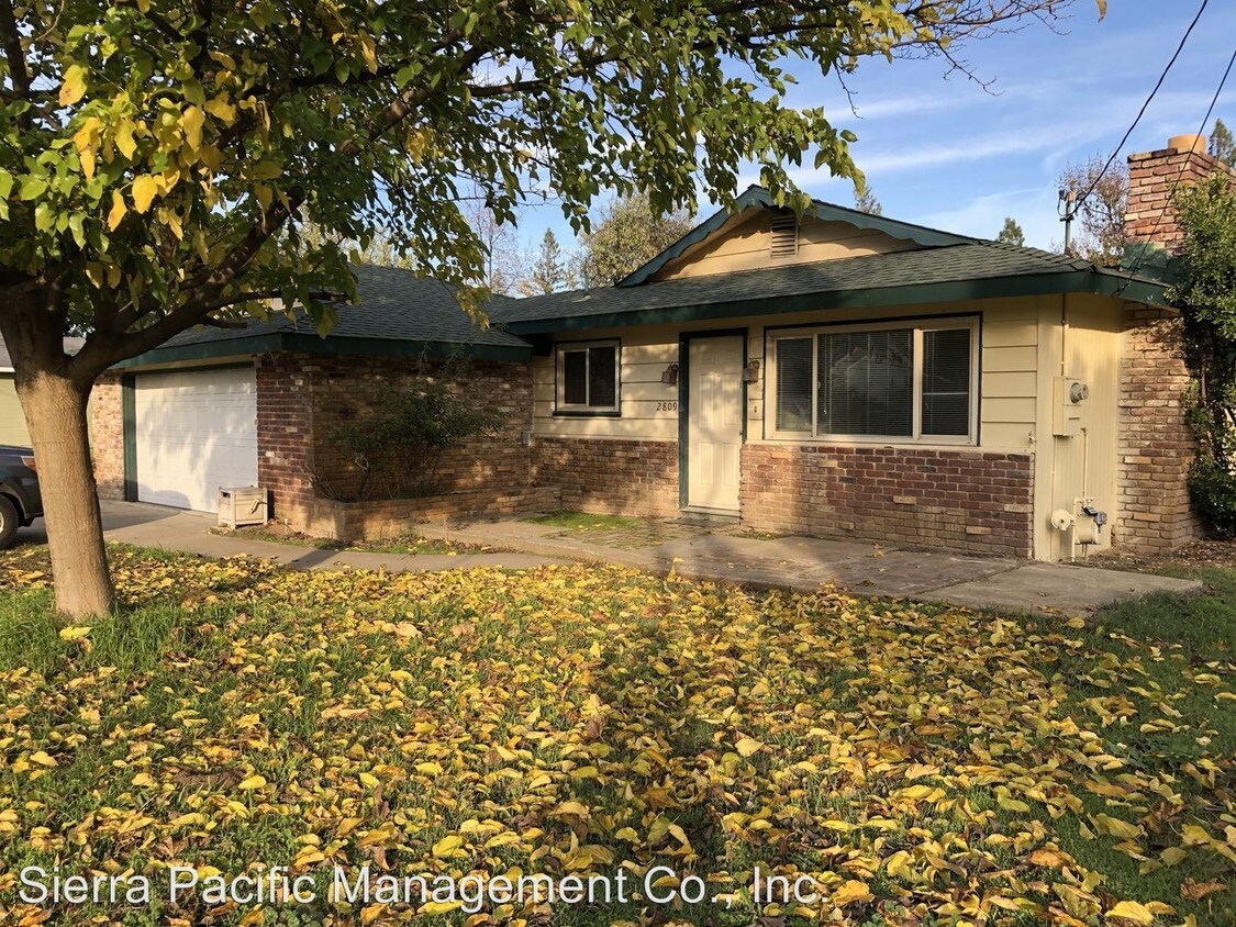 Primary Photo - 2809 Maple St