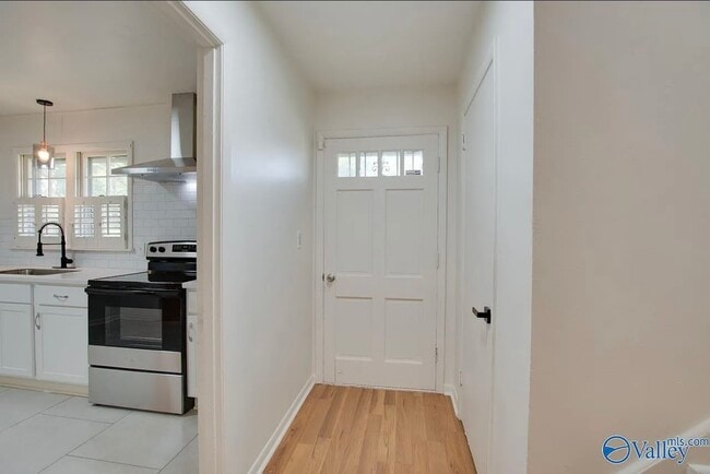 Entry Hall - 4701 Raton Blvd NW