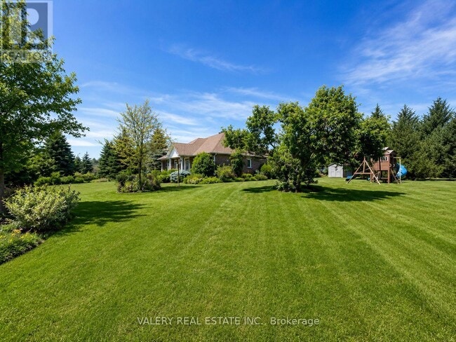 Building Photo - 17 Southwinds Dr