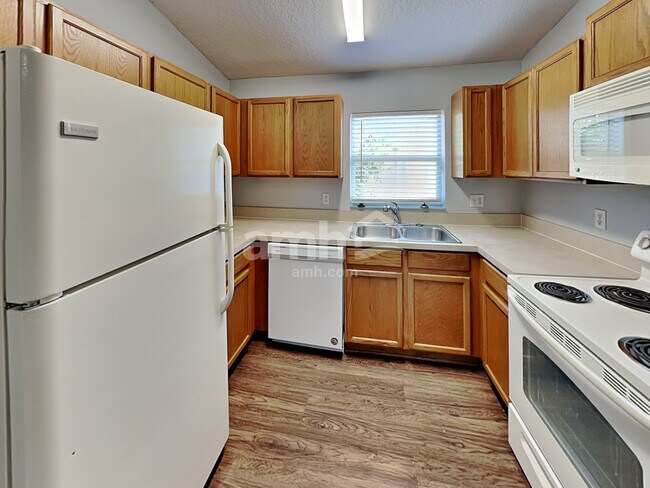 Foto del edificio - 2328 Hickory Pine St
