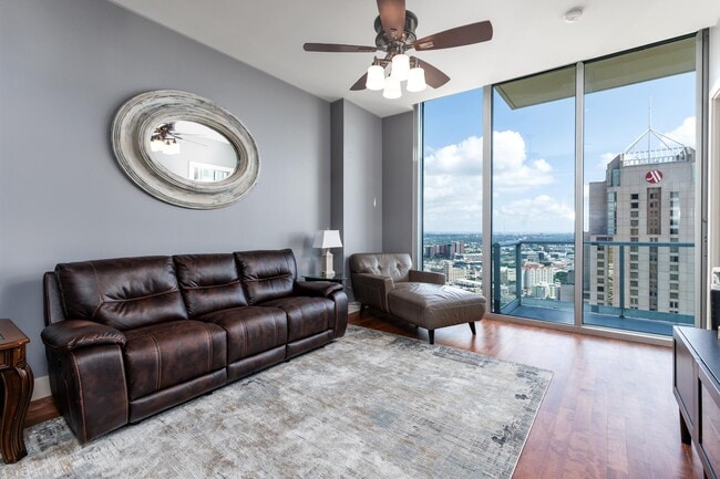 Foto del edificio - 610 E Market St