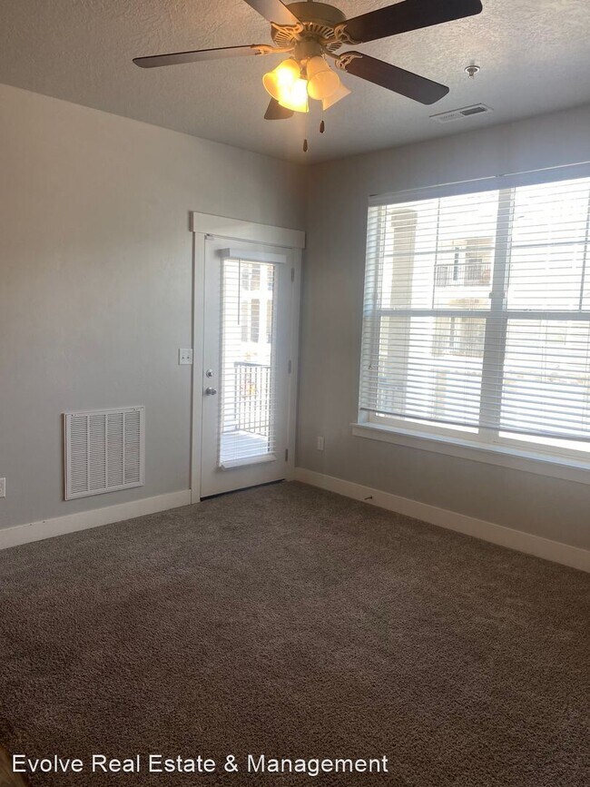 Foto del edificio - 3 br, 2 bath House - 84  W Silver Springs ...