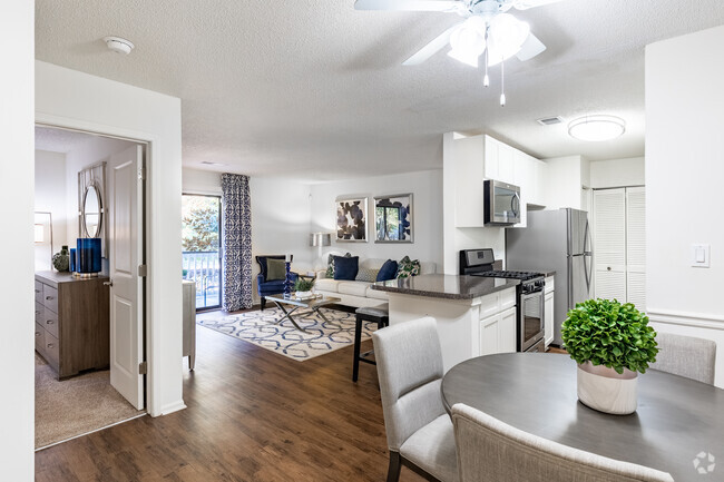 2BR, 2BA - 1009SF (Sequoia) - Entrada - Grove Parkview