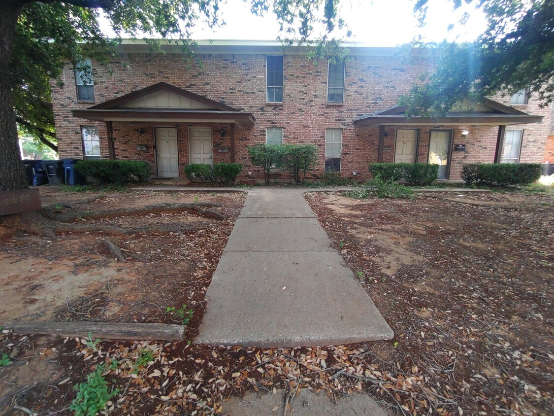 Foto principal - Park-Adjacent Unit in South Fort Worth