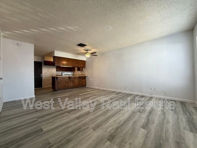 Foto del edificio - 205 W Ash St