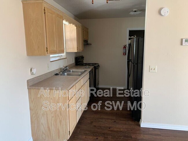 Foto del edificio - 3359 E Southern Hills Blvd