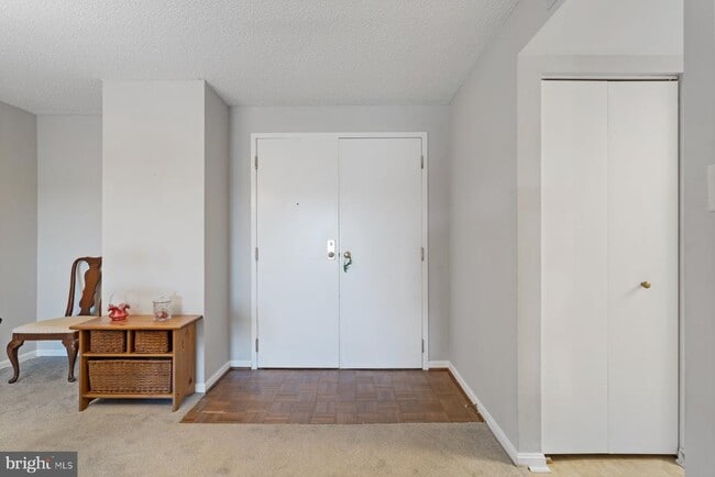 Foto del edificio - 1040 Deer Ridge Dr