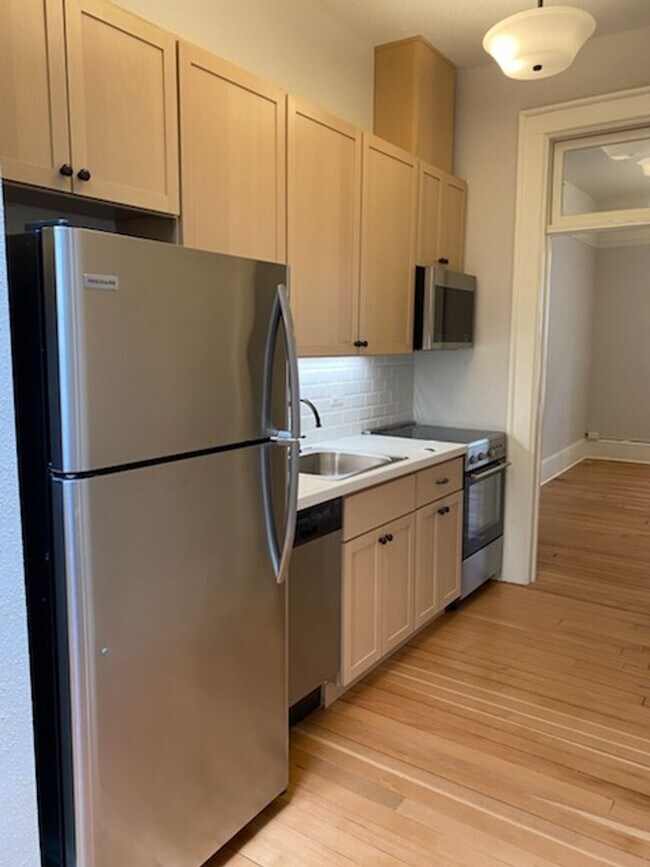 Foto del edificio - Cute 1bd/1bth in Cottage Grove in Historic downtown!
