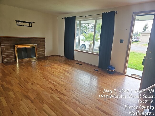 Building Photo - South Tacoma Rambler - 3 bedroom 1 bathroo...