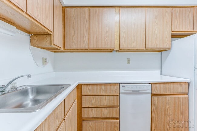 Interior Photo - White Oak Apartments