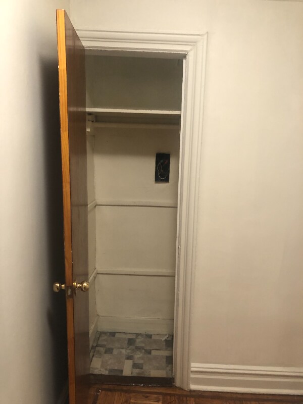 Foto del edificio - 332 E 54th St