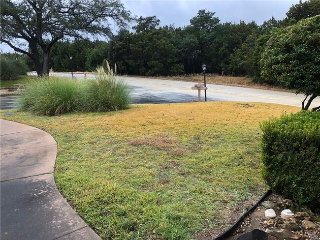 Building Photo - 1 Oaks Pl