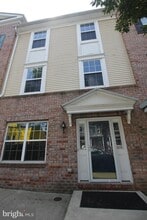 Building Photo - 17 Cliff St