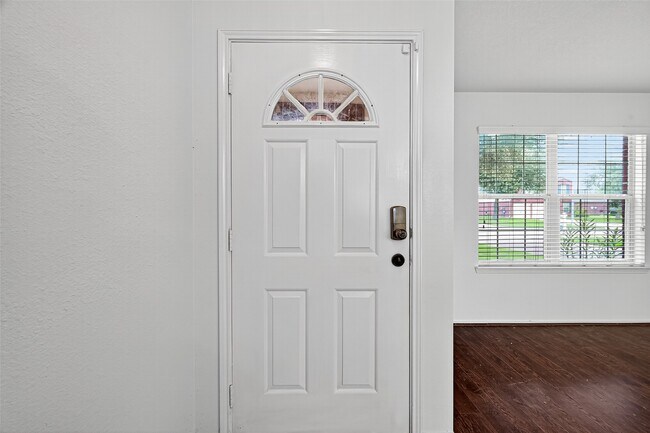 Building Photo - 15011 Sugar Sands Dr