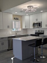 Building Photo - 3700 Golf Colony Ln