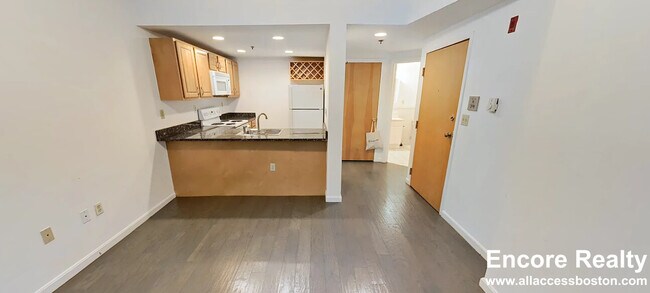 Building Photo - 20 Queensberry St