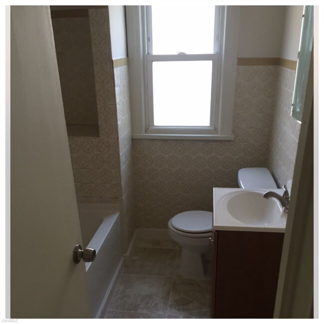 11800 Brookfield Ave, Cleveland, OH 44135