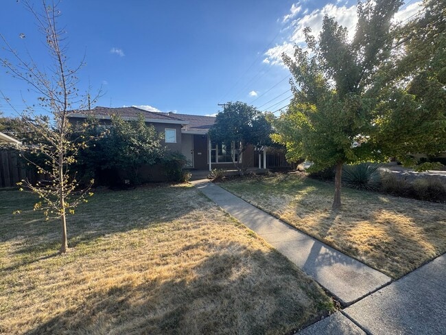 2 bedroom | 1 bathroom | Tahoe Park single... - 2 bedroom | 1 bathroom | Tahoe Park single... House