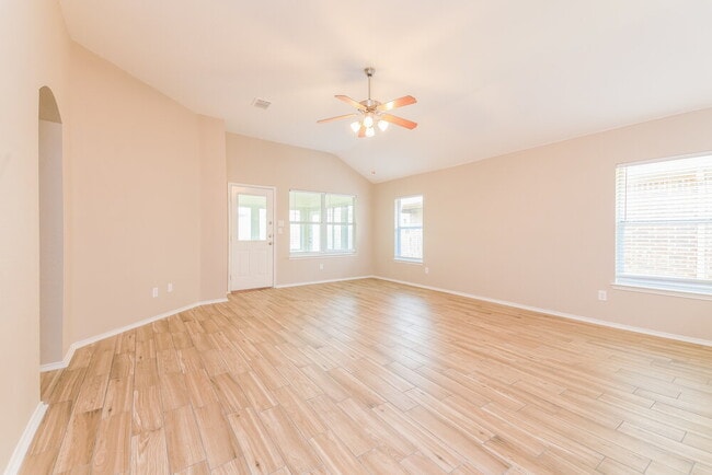 Foto del edificio - 709 Fireberry Dr