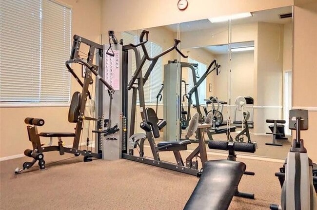Foto del edificio - 3 bedroom/ 2 bath condo A Must See
