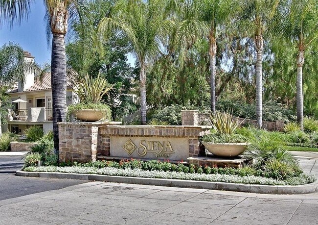 Foto del edificio - 24105 Del Monte Dr.