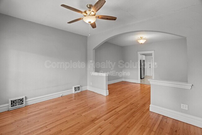 Foto del edificio - 6263 Hoffman Ave