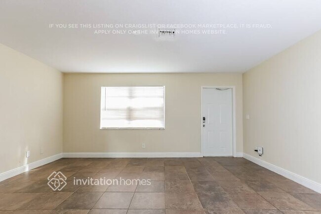 Foto del edificio - 7441 Douglas St