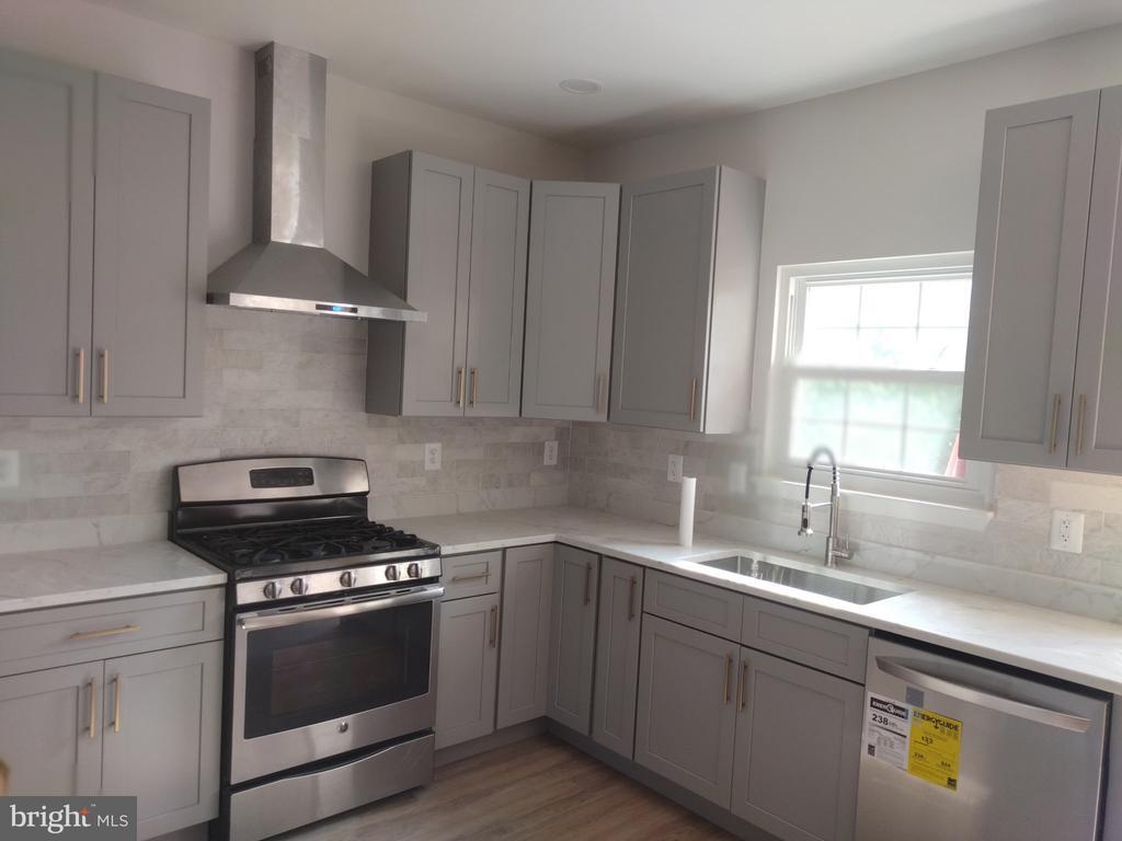 Building Photo - 10803 Piney Pond Dr