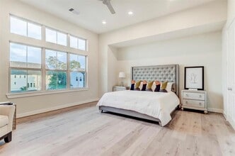 Building Photo - 5234 Schuler St