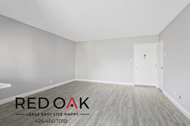 Foto del edificio - 8614 Woodley Ave