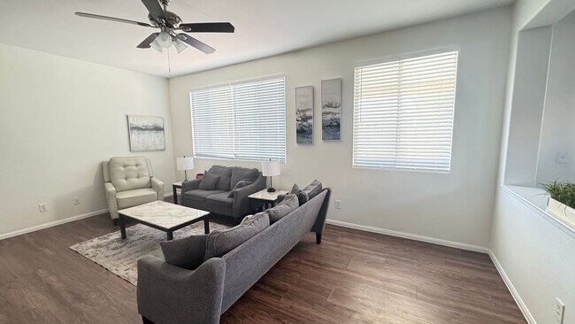Building Photo - Beautiful home with POOL and spa located n...