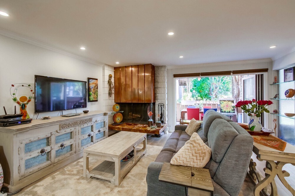 Foto principal - 2618 Torrey Pines Rd