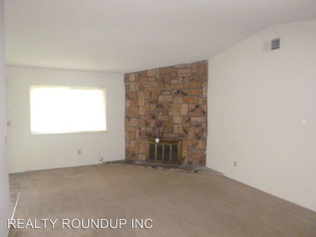 Building Photo - 3 br, 2 bath House - 8424 Sierra Sunset Dr