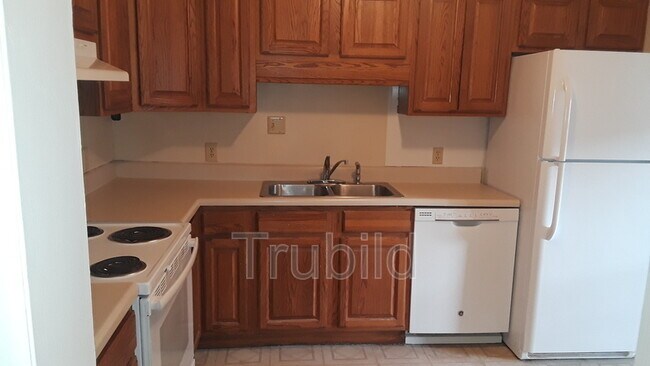 Building Photo - 252 Gulfstream Dr