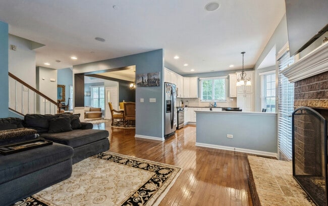 Building Photo - 30 Red Tail Dr