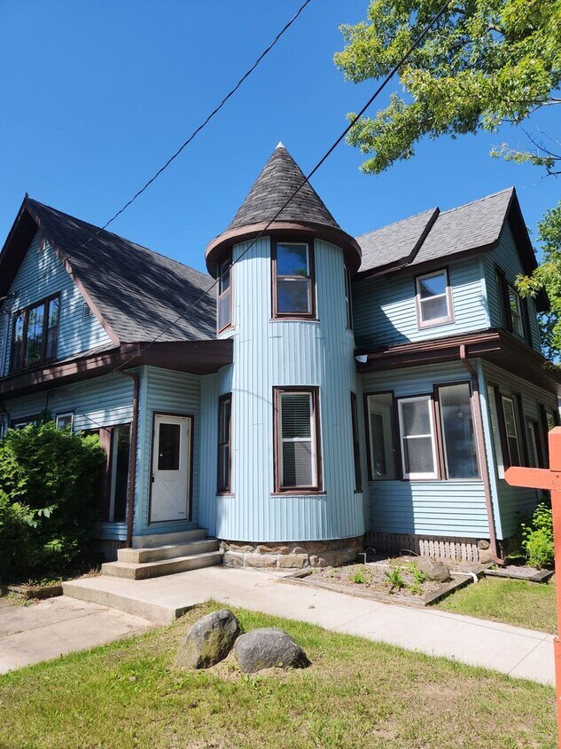 107 Lieder St, North Freedom, WI 53951 House Rental in North Freedom