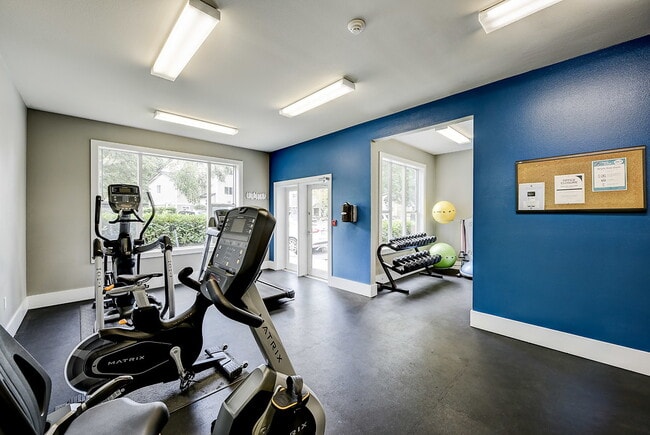 Building Photo - Fairwood Pond