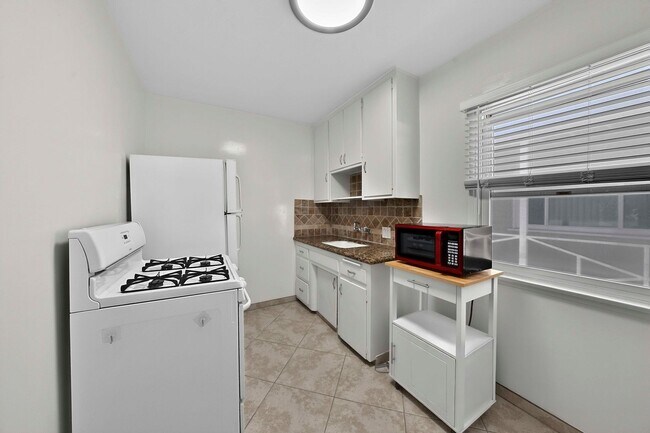 Foto del edificio - 75 Glendora Ave