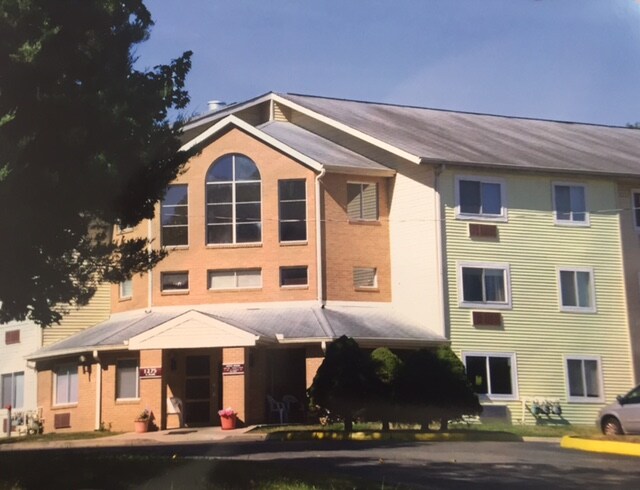 Primary Photo - 1275 S Plum St