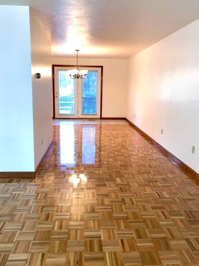 Foto del edificio - 333 Pond St