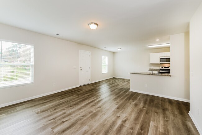 Foto del edificio - 4360 Shadi Green Ln