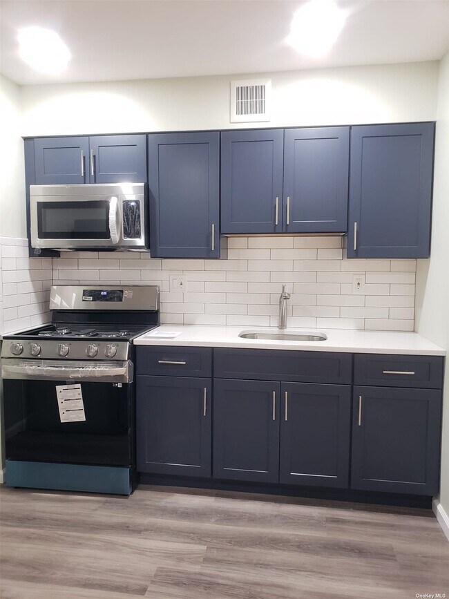 Foto del edificio - 25-02 38th St