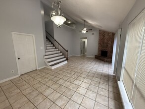 Building Photo - 10028 Ridgecoral Dr
