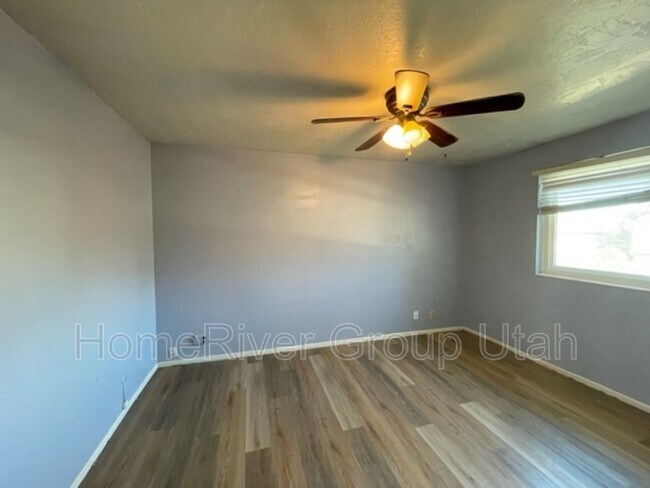 Building Photo - 4420 S Orleans Wy