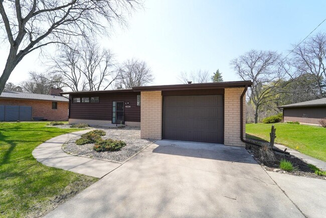 Building Photo - 4114 Chelsea Ct